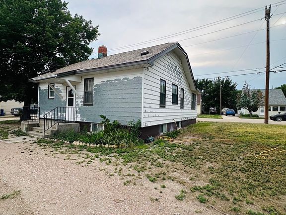3rd image of 319 E G St