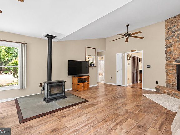 4th image of 58 Branchy Rd