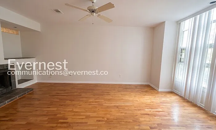 1202 Cleburne Ave NE #3 — Photo 3