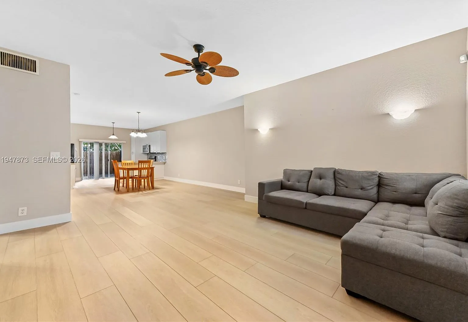2 bed, 2.0 bath, 1080 sqft, $2,500 — Photo 3
