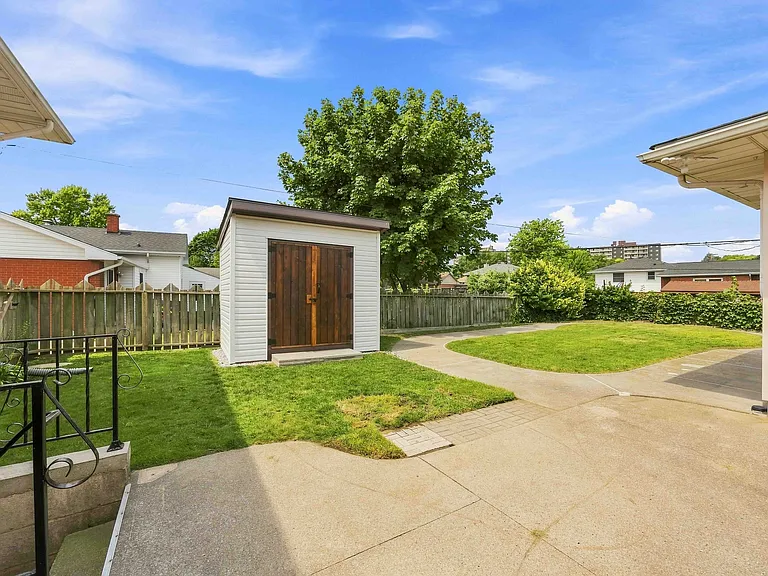 560 Berkshire Rd #A — Photo 18