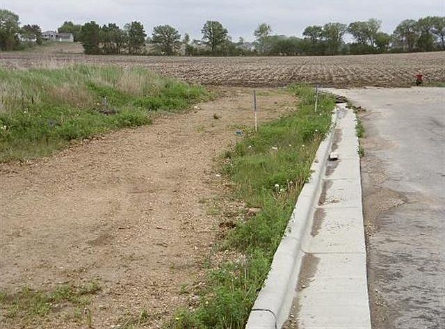 2nd image of 0 Maple St