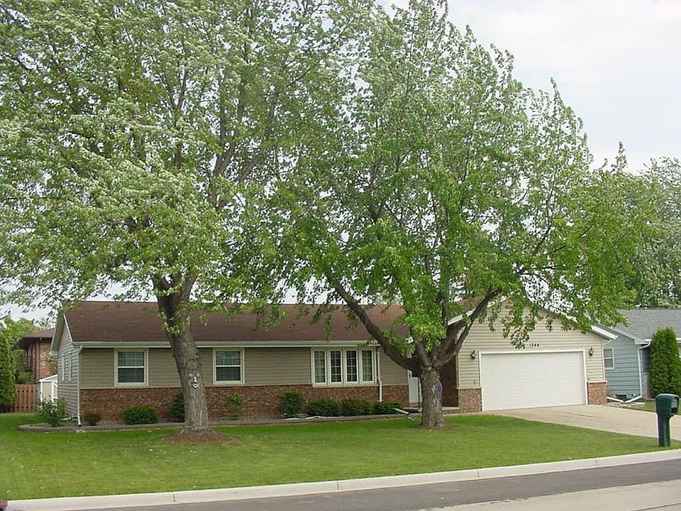Tree-shaded front view