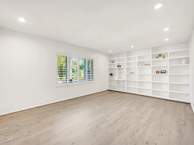 10224 N 82nd St — Photo 11