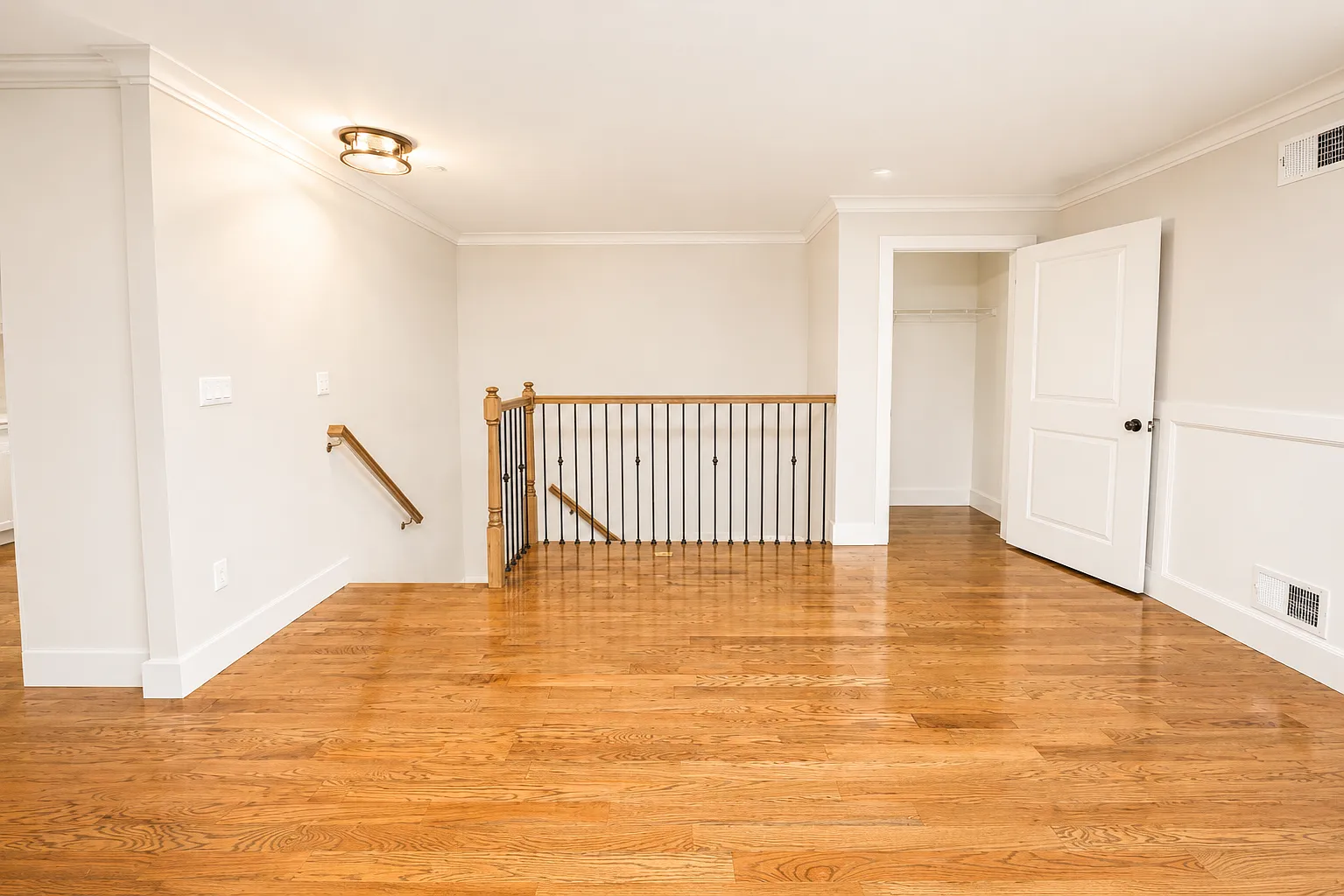 3 bed, 1352 sqft, $3,000 — Photo 4