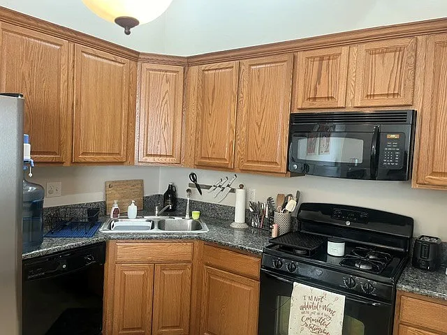 1309 Golden Gate Way — Photo 6