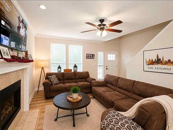 3rd image of 1716 Ramona Cir