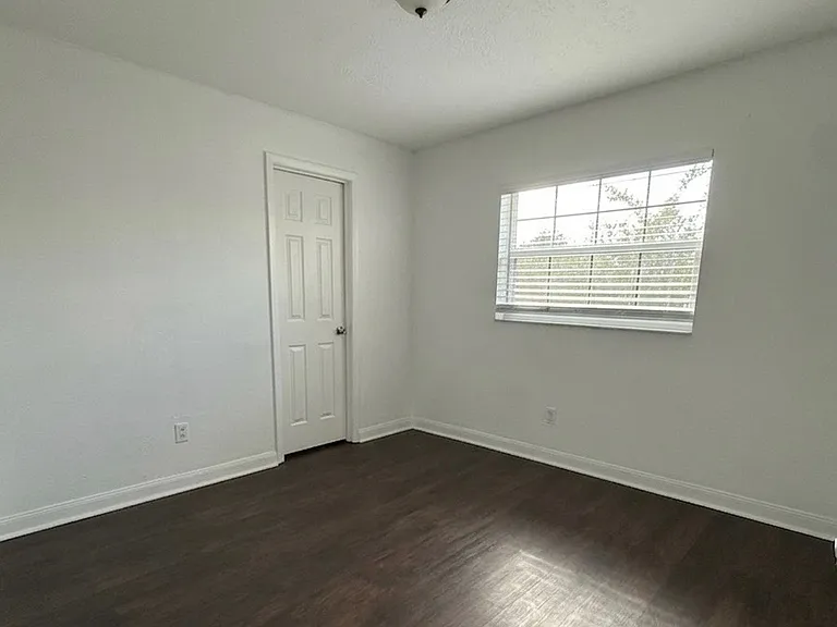 9325 Larette Dr — Photo 6