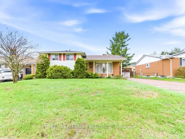 20 Maple Ave, Petawawa, ON K8H 2Y5