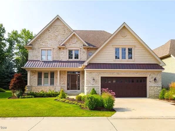 32507 Breakers Blvd, Avon Lake, OH 44012