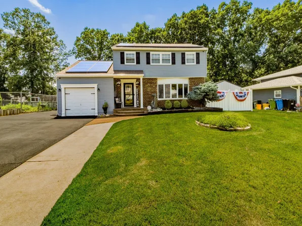 28 Argo Dr, Sewell, NJ 08080