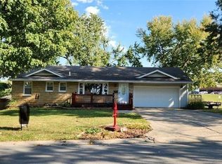 200 NW 73rd St, Gladstone, MO 64118