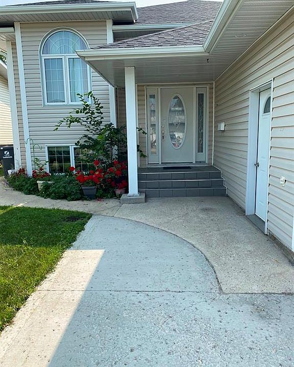 1st image of 2915 37th STREET W