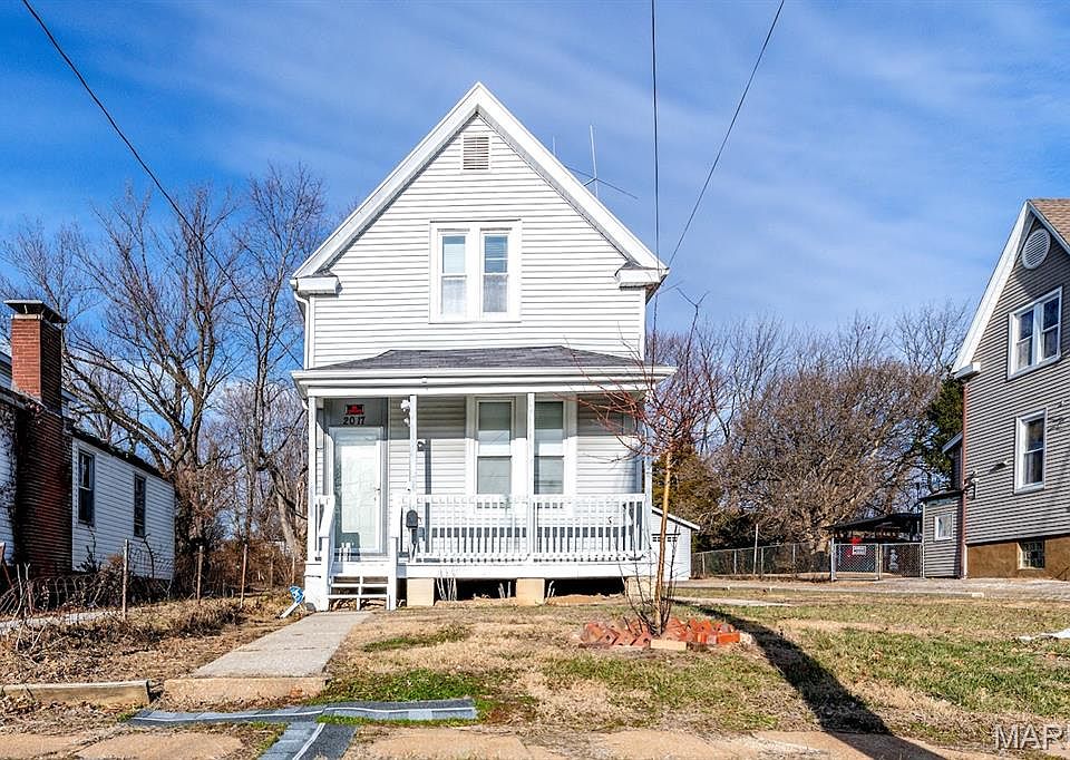 1st image of 2017 Switzer Ave