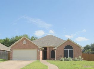 1804 Sand Stone Dr, Sanger, TX 76266
