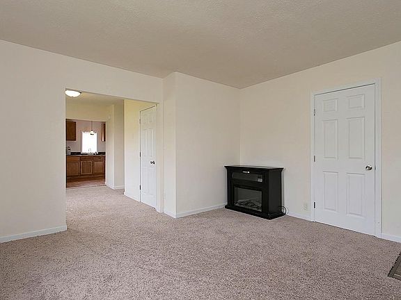 4th image of 434 Lincoln Ave