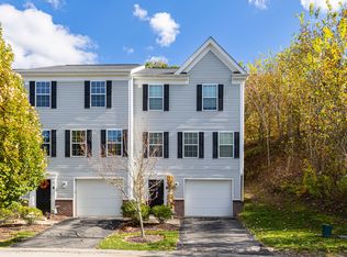 8 Sassafras Ln, Canonsburg, PA 15317