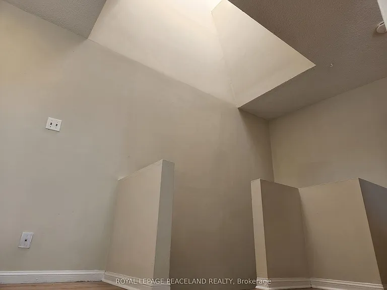 556 Spadina Cres #5 — Photo 14