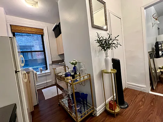 Rented by Compass | media 12