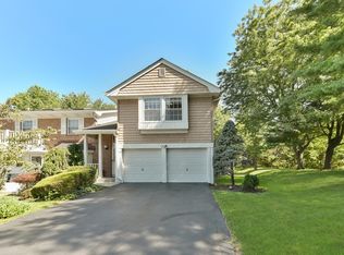145 The Knl, Syosset, NY 11791