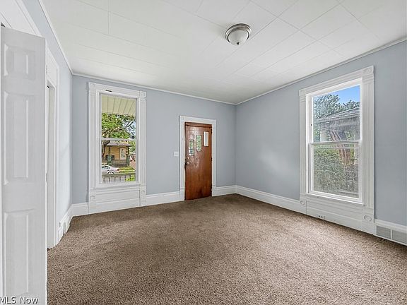 4th image of 3717 Woodbridge Ave