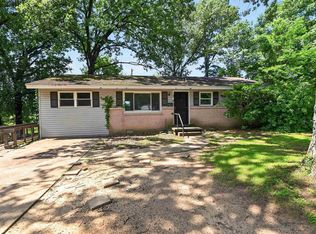 37 Clifton Dr, Little Rock, AR 72209
