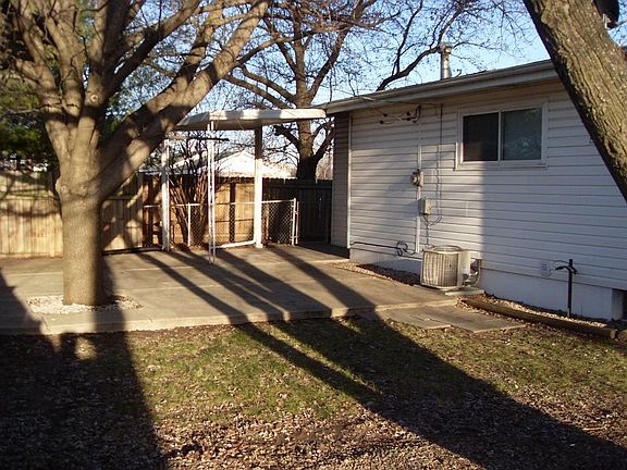 2nd image of 590 Humes Ln
