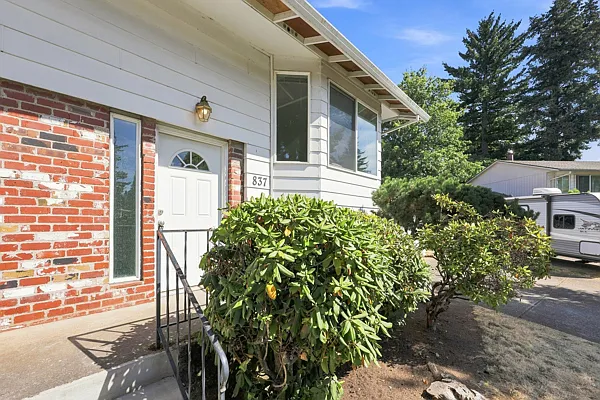 2 bed, 1.5 bath, 1113 sqft, $1,950 — Photo 3