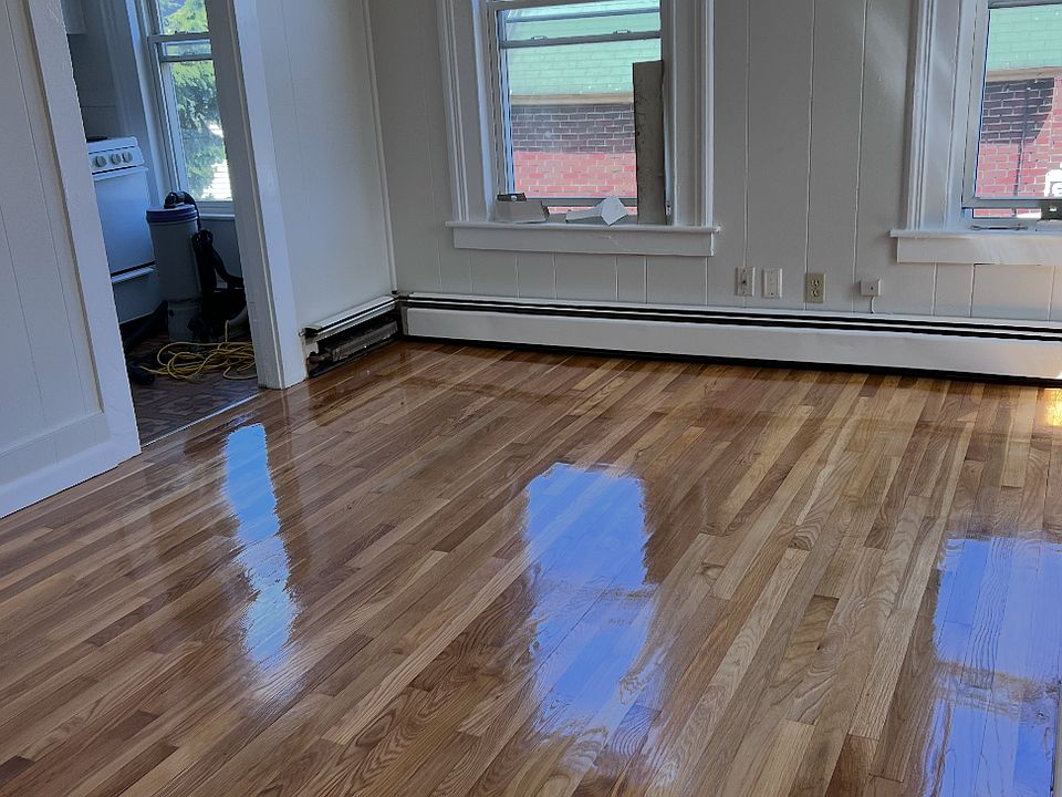 2nd image of 37 Kinsley St #2