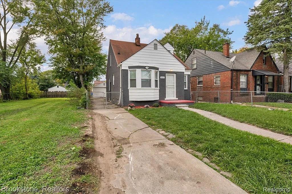 3 bed, 1.0 bath, 1666 sqft, $1,250 — Photo 2
