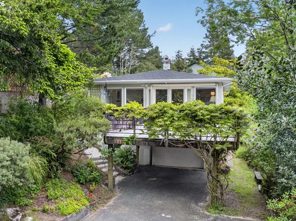 532 4th St N, Manzanita, OR 97130