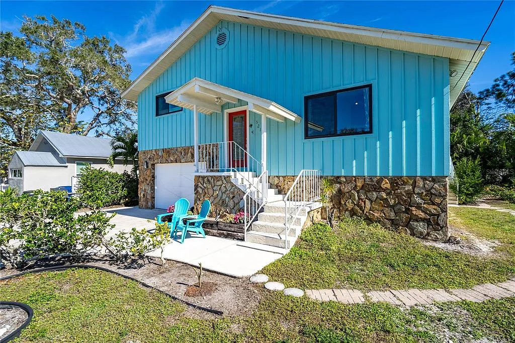 3 bed, 3.0 bath, 1692 sqft, $6,500 — Photo 1