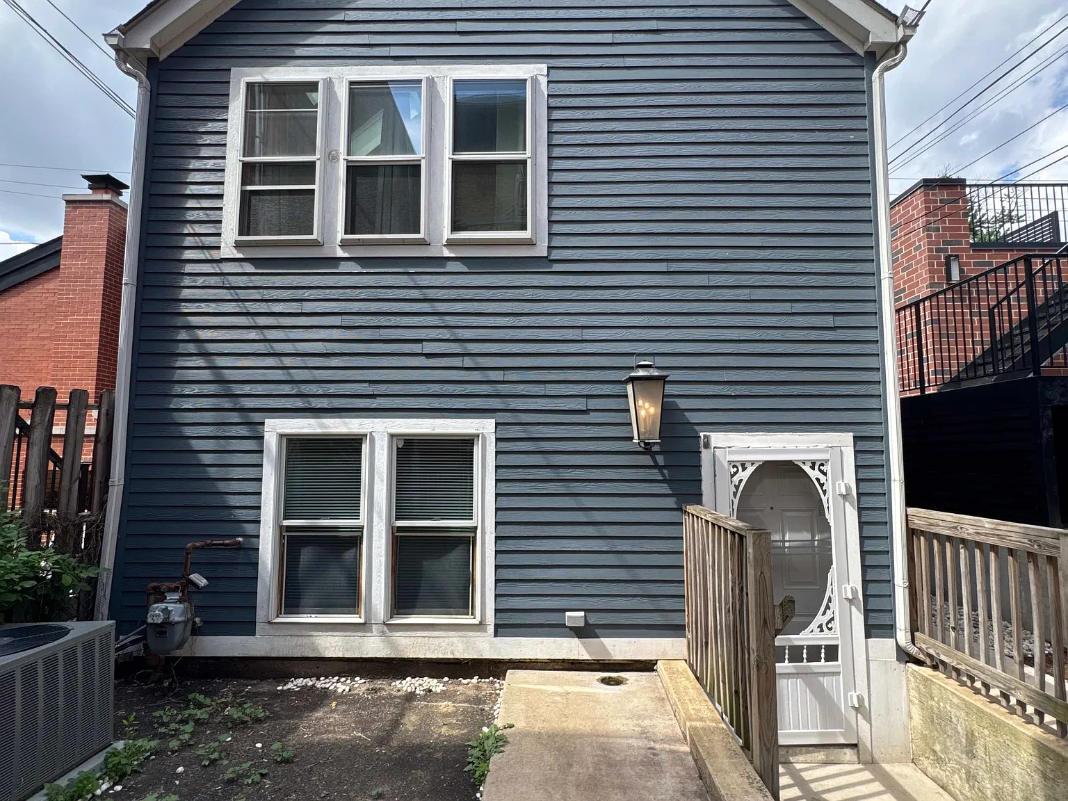 3 bed, 2.5 bath, 1700 sqft, $4,000 — Photo 1