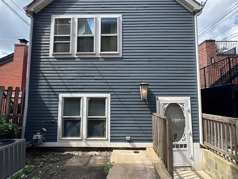 1902 W Cortland St