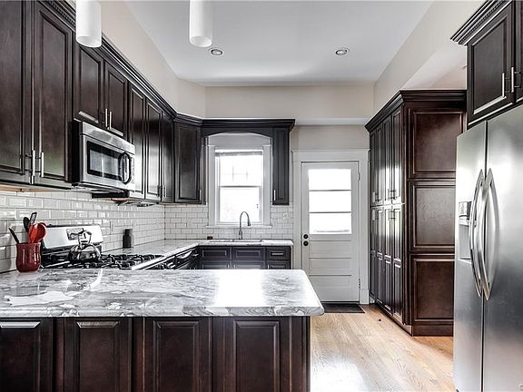 4th image of 605 W 26th St