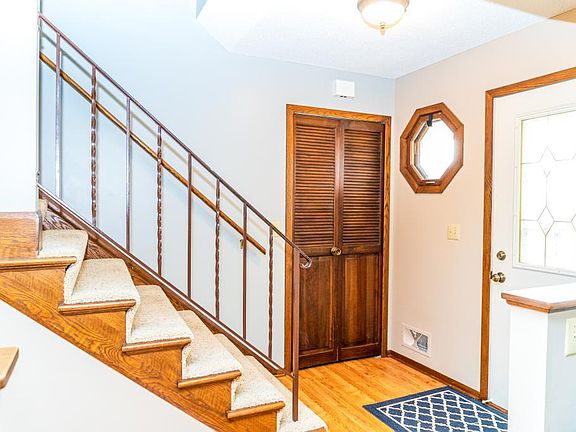 5th image of 2423 Standridge Ave