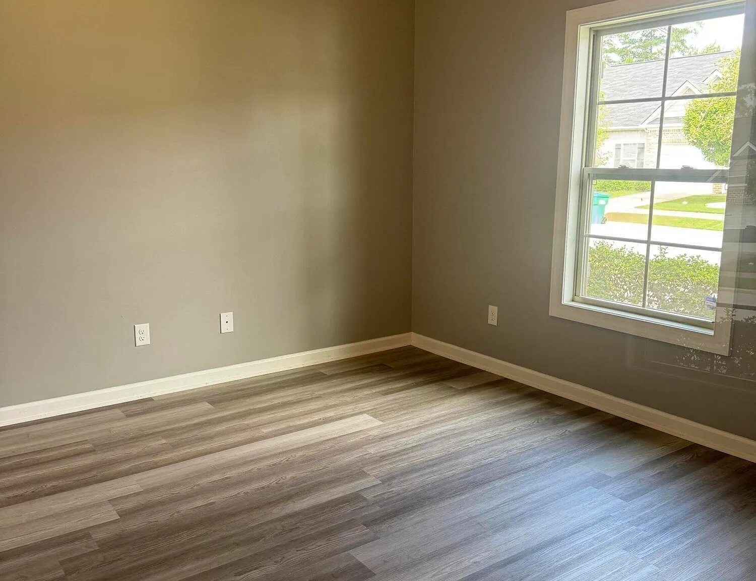 3 bed, 2.0 bath, 1285 sqft, $1,650 — Photo 3