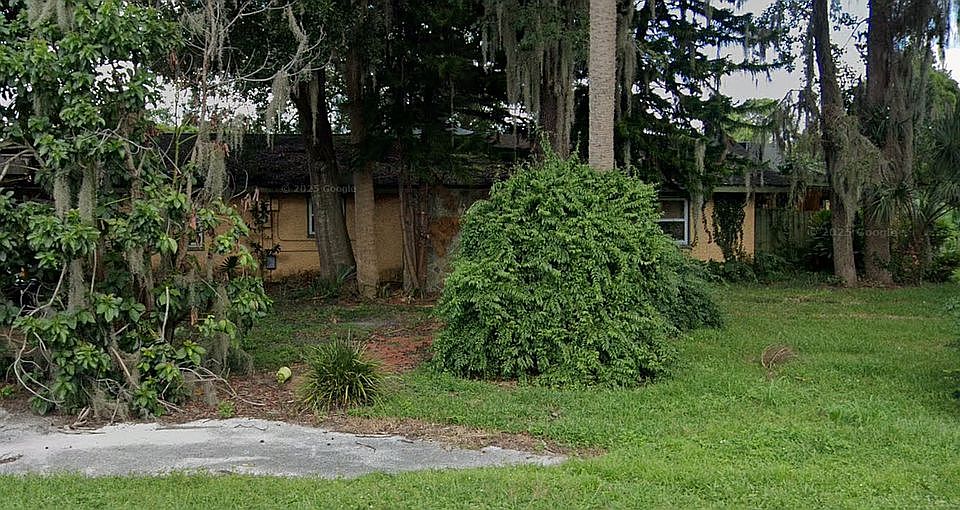1st image of 800 W Chapman Rd