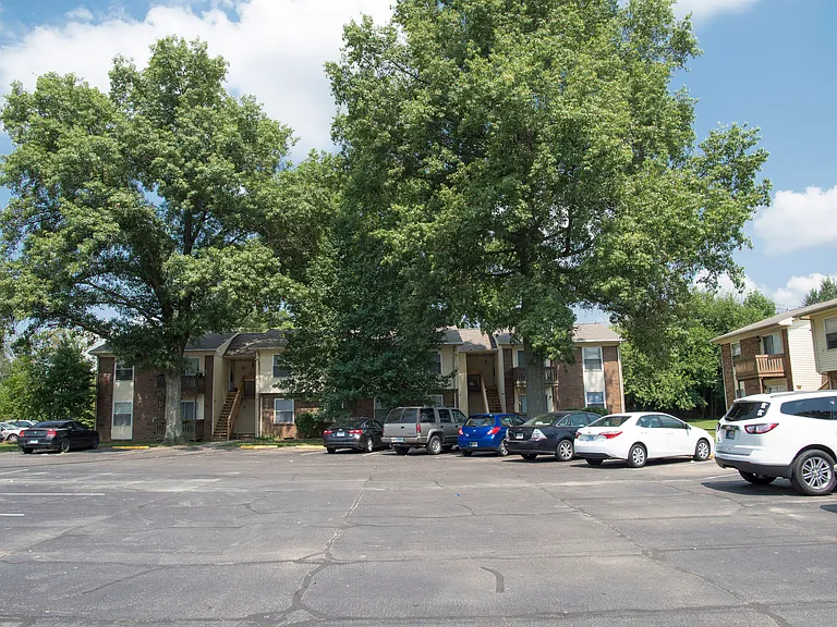 Hidden Elms Apartments — Photo 12