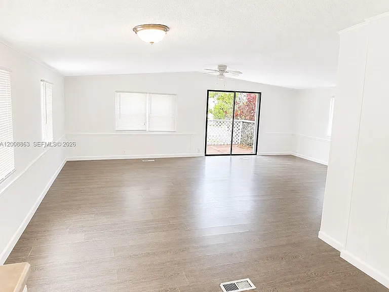 3028 SW 50th St #0 — Photo 8