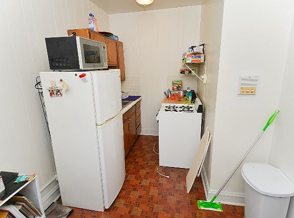 3rd image of 2129 N Dayton St #802