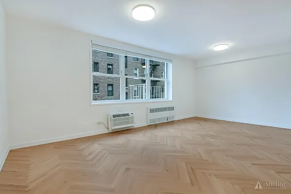 Rented by Anchor Associates | media 6