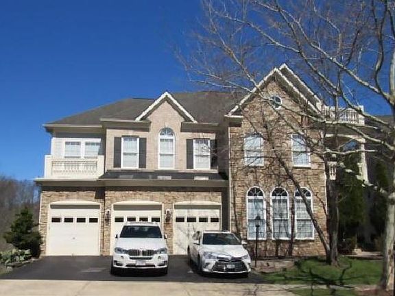 2nd image of 43944 Riverpoint Dr
