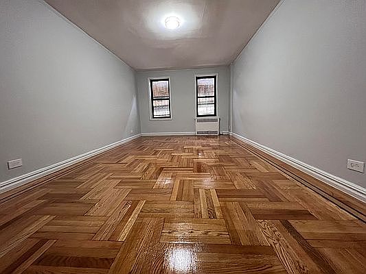 2nd image of 729 W 186th St #1L
