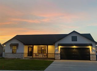 152 Bay Meadow Cir, Moro, IL 62067