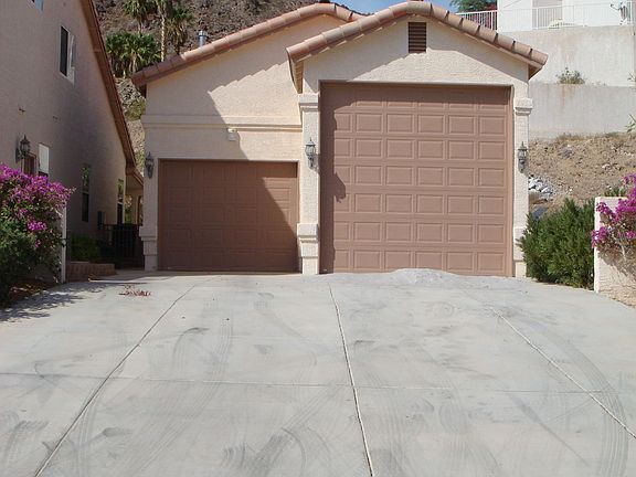 Huge Detached RV Garage/Workshop