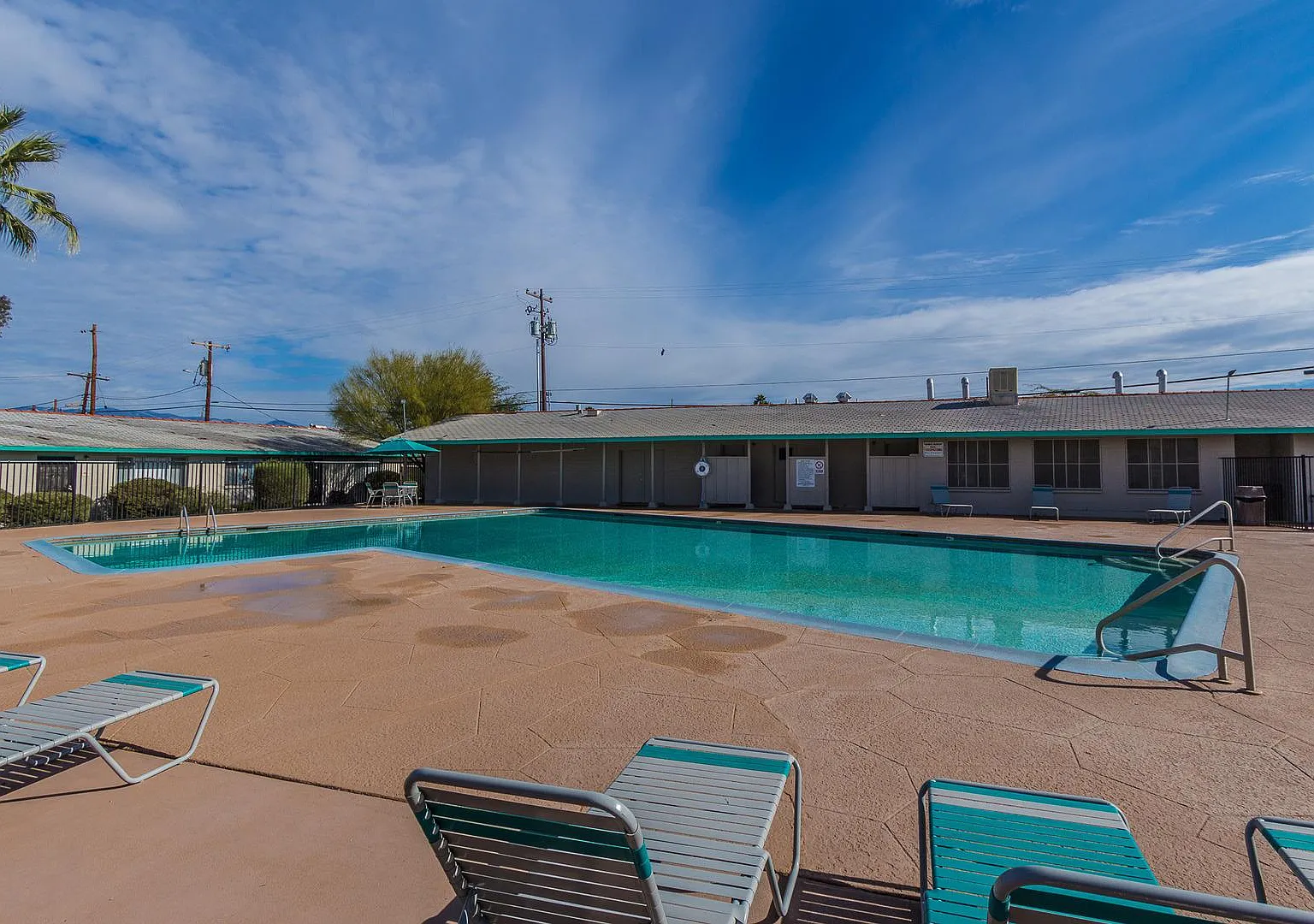 Craycroft Gardens Apartments — Photo 1