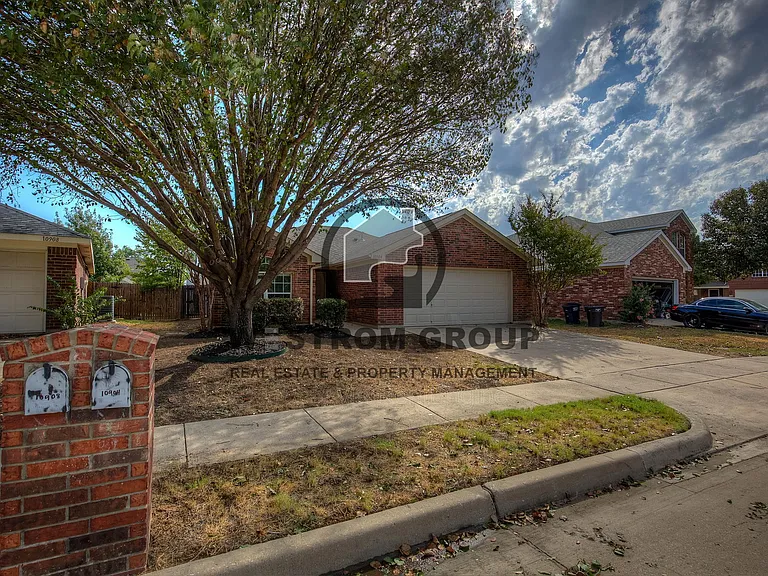 10904 Rising Mist Ct — Photo 2