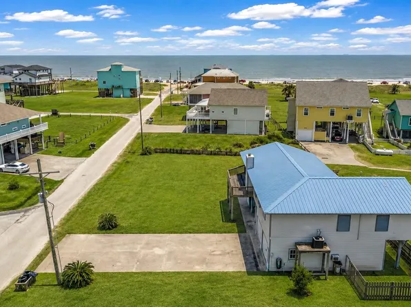 817 Westview, Crystal Beach, TX 77650