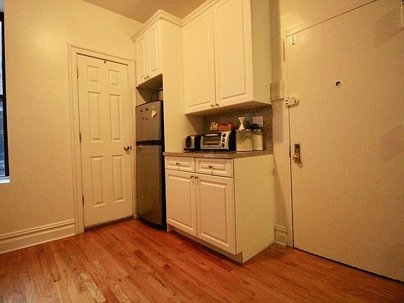 2nd image of 414 Amsterdam Ave APT 5S